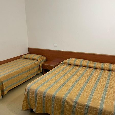 Hotel Zeus Lido di Classe Dış mekan fotoğraf