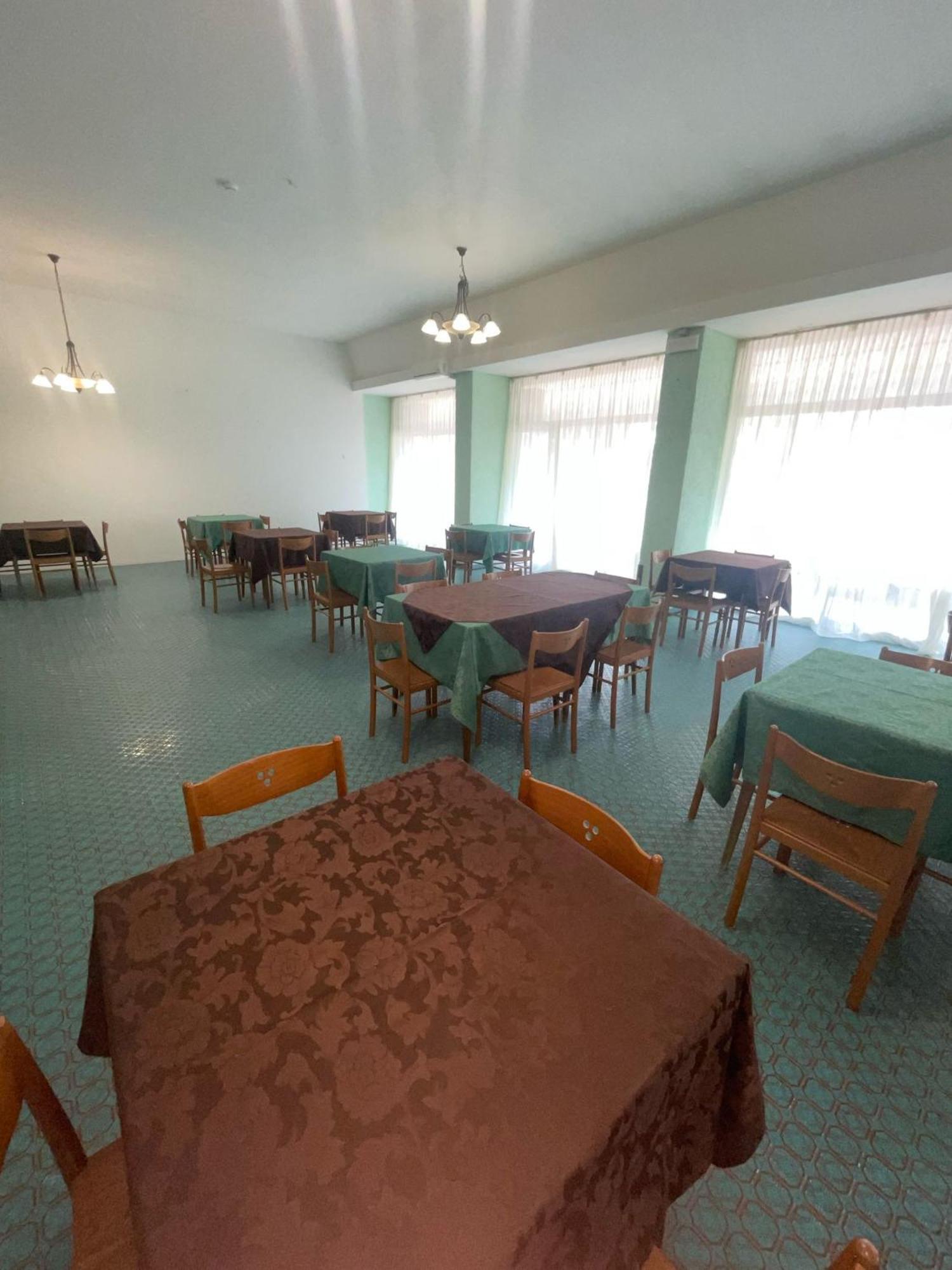 Hotel Zeus Lido di Classe Dış mekan fotoğraf