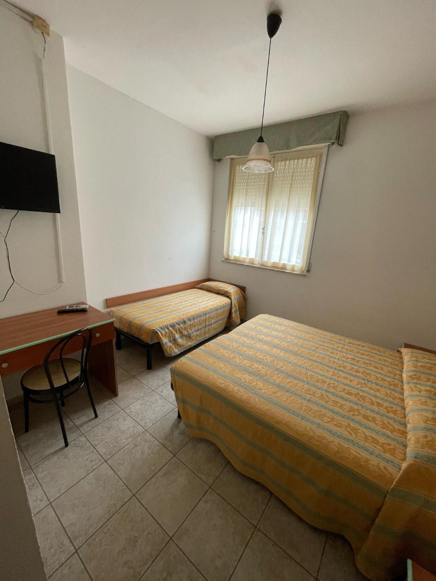 Hotel Zeus Lido di Classe Dış mekan fotoğraf