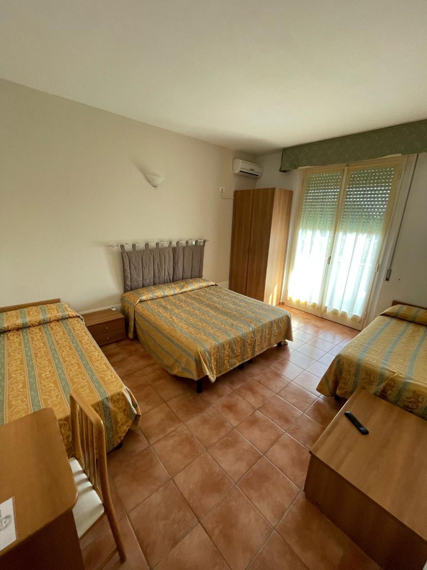 Hotel Zeus Lido di Classe Dış mekan fotoğraf